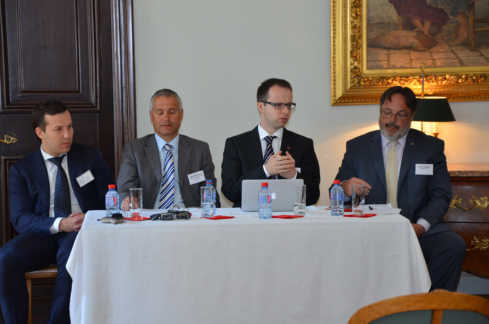 gruppo-mosca-round-table